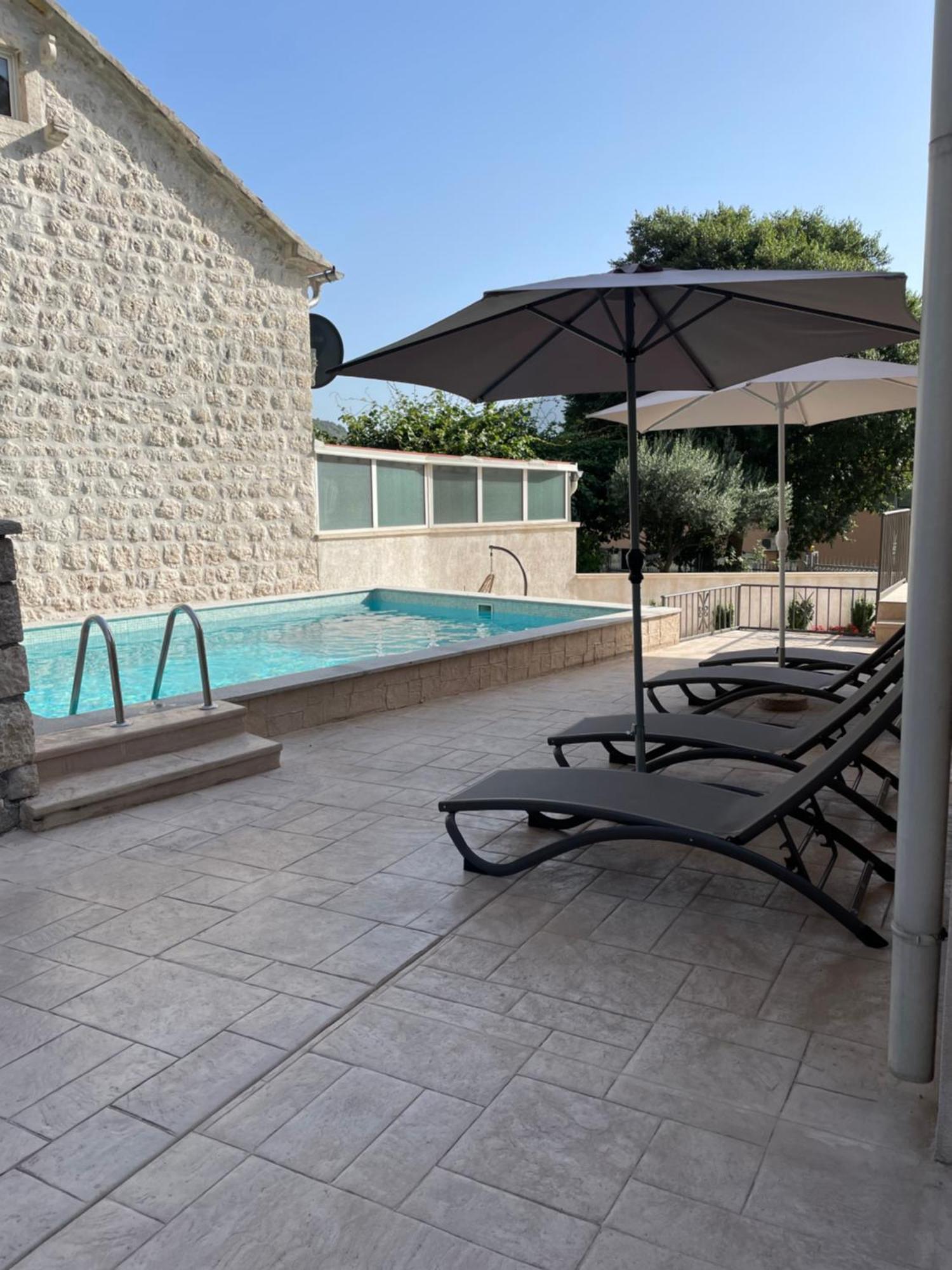 Villa Pul Risan Εξωτερικό φωτογραφία